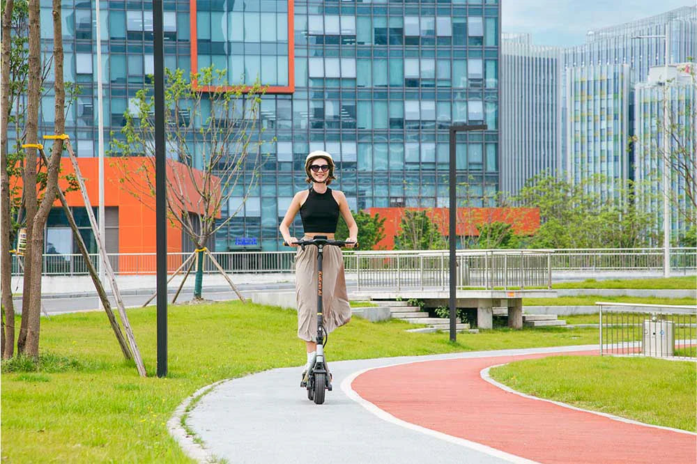 Rentrée scolaire avec KuKirin : Les meilleures trottinettes électriques pour les trajets domicile-travail sur le campus
