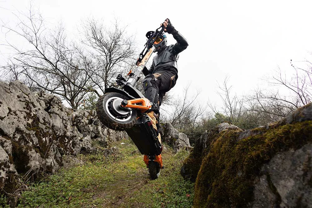 Pourquoi votre prochaine trottinette électrique a besoin de deux moteurs : puissance, contrôle et confiance