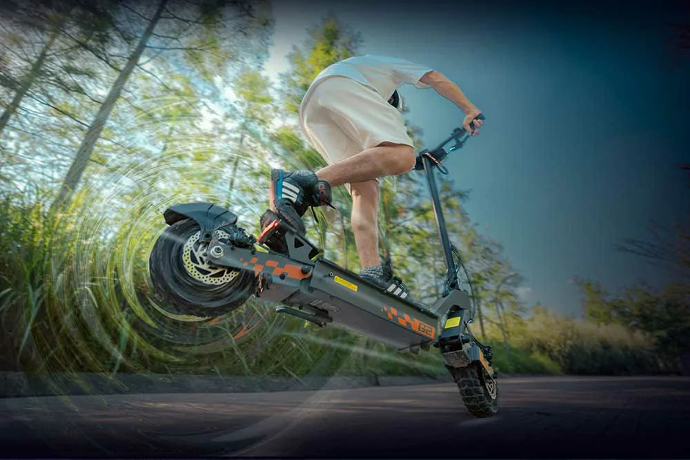 Pneus d'hiver pour trottinettes électriques : pneumatiques, alvéolés ou à vide