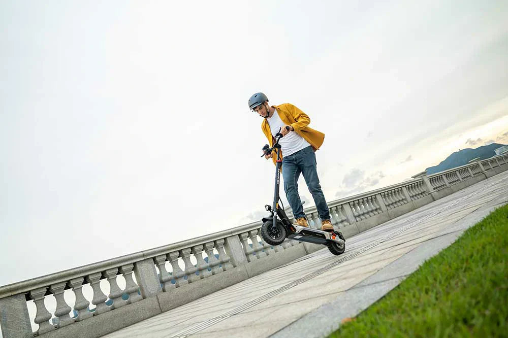Stationnement et entreposage estivaux : le danger le plus négligé pour votre trottinette KuKirin