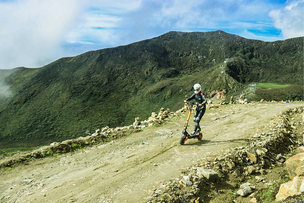 Classement d'escalade : Quel scooter tout-terrain KuKirin conquiert les pentes les plus raides ?